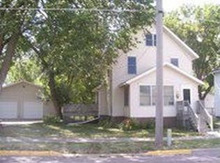 411 2nd St NW, Waseca, MN 56093