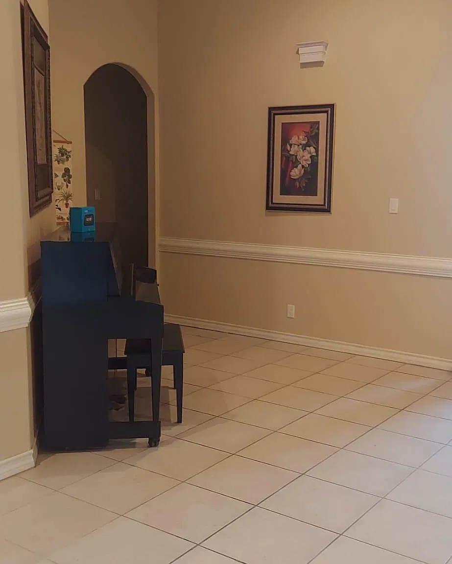 4 bed, 2619 sqft, $2,500 — Photo 2