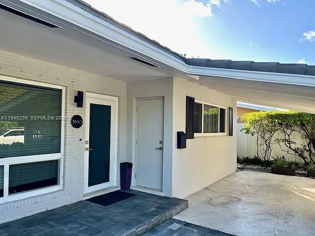5650 NE 17th Ter #5650 — Photo 3