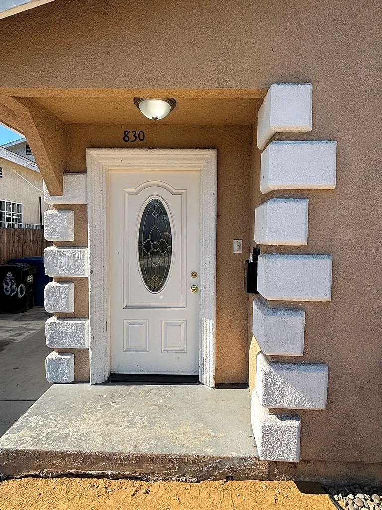 3 bed, 1178 sqft, $3,400 — Photo 2