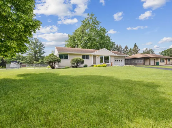 240 Dawn Ave, Shoreview, MN 55126