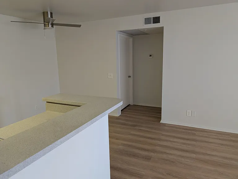 145 W Lincoln Ave #6 — Photo 9