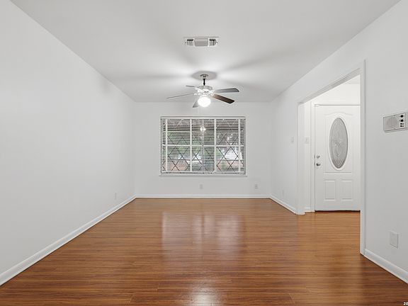 5th image of 206 BLOOMFIELD DR