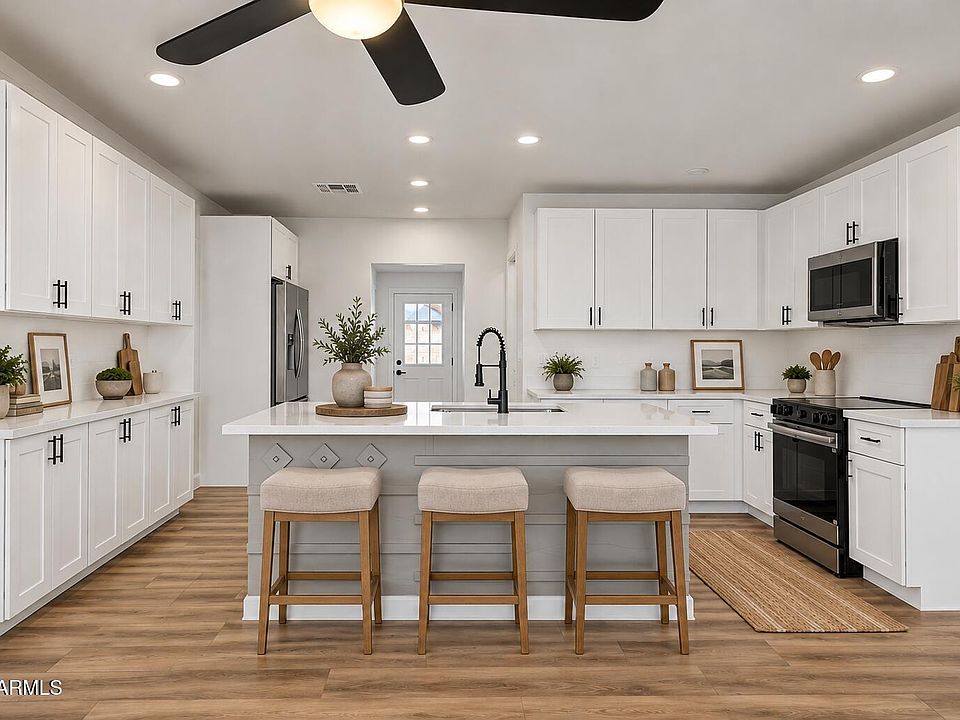 1st image of 1004 W MANHATTON Drive