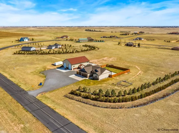 7677 Keystone Dr, Cheyenne, WY 82009