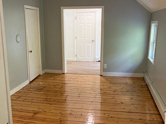 5th image of 36 Tucker Ave #B