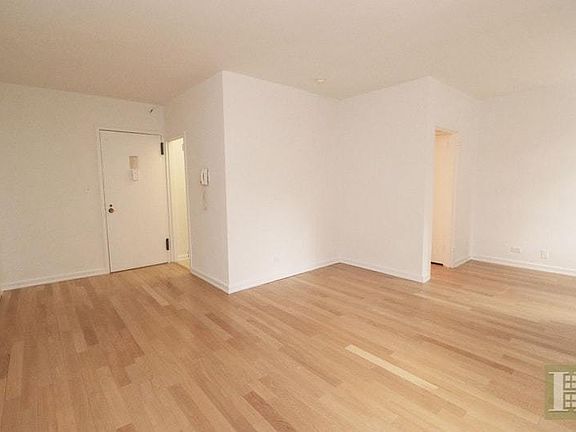 2nd image of 4 Park Ave APT 4C