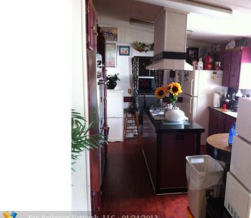 3rd image of 3131 Teakwood Ln