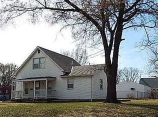 1002 N Poplar St, Ottawa, KS 66067