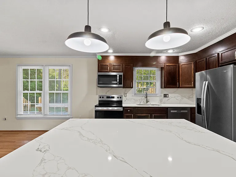 3234 Hunter Dr — Photo 1