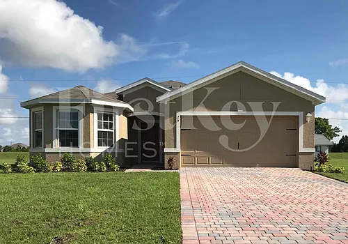 625 SW 25th Ter Photo 1