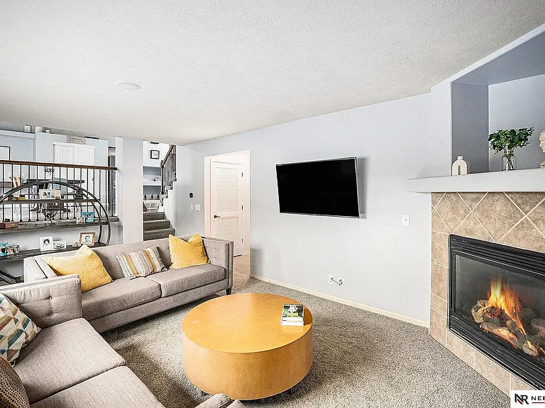 18552 Polk St — Photo 8