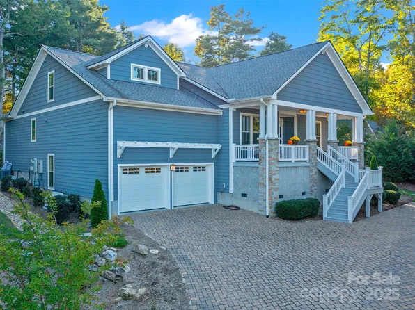 143 Long Tail Ln, Hendersonville, NC 28739