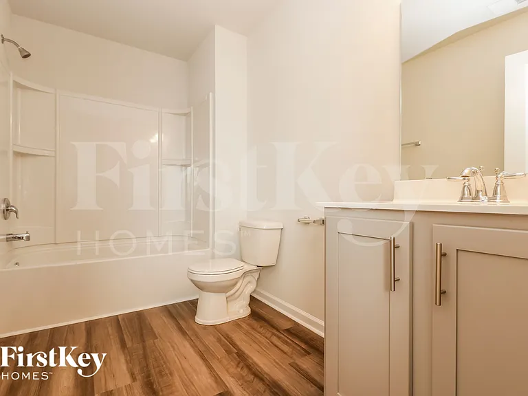 591 Wayton Cir — Photo 16
