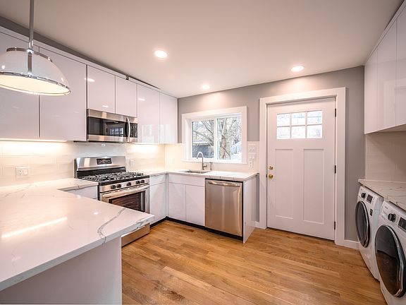 5th image of 86 Main St APT 4