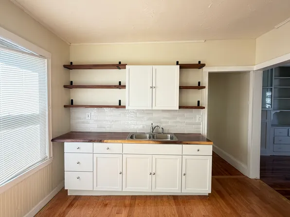 44 Speedwell St Floor 3, Dorchester, MA 02122