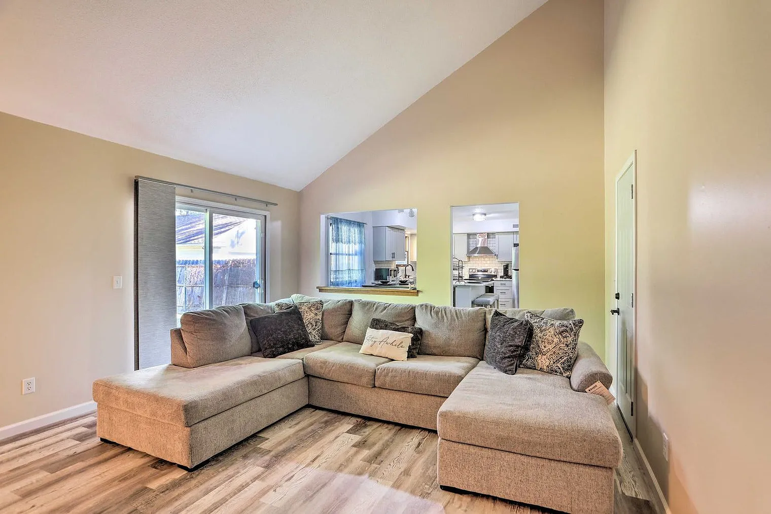 3 bed, 1.5 bath, $3,644 — Photo 1