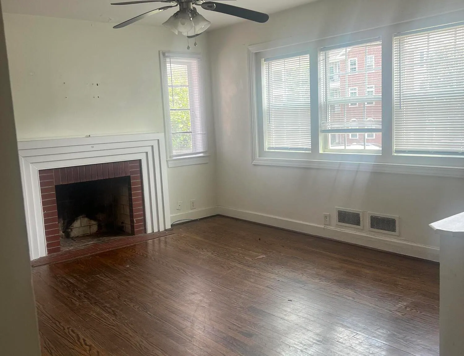 3 bed, 1.5 bath, $2,250 — Photo 2