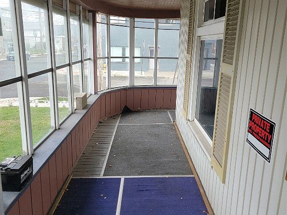 5th image of 234 Grand Ave