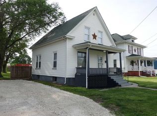 110 Pine St, Galesburg, IL 61401