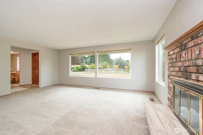 5th image of 860 Thornton Drive