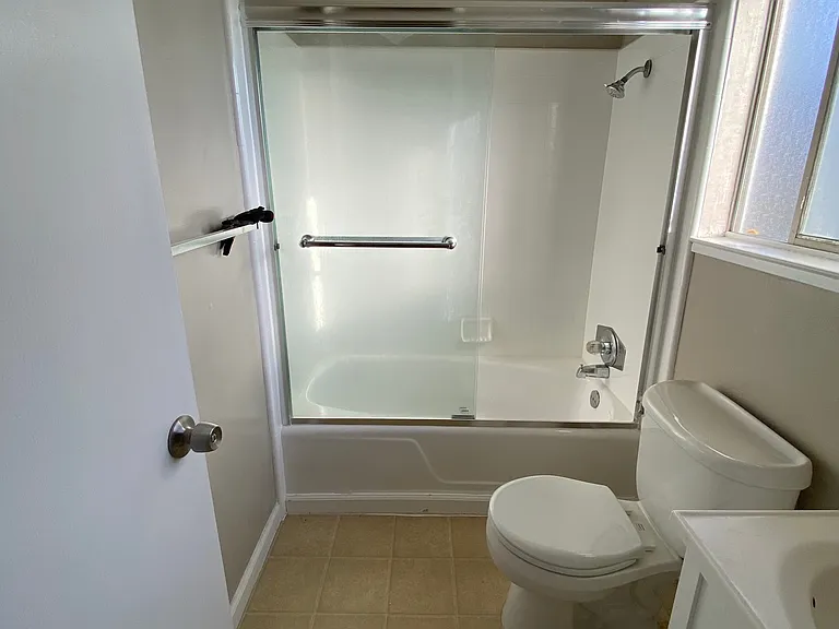 1601 Ontario Dr #7 — Photo 12