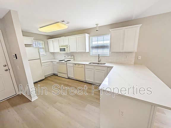 3rd image of 5915 Bilek Dr
