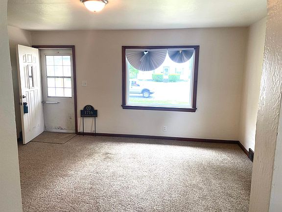 4th image of 1716 E Beardsley Ave