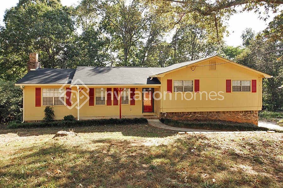 1st image of 323 Princess Ave