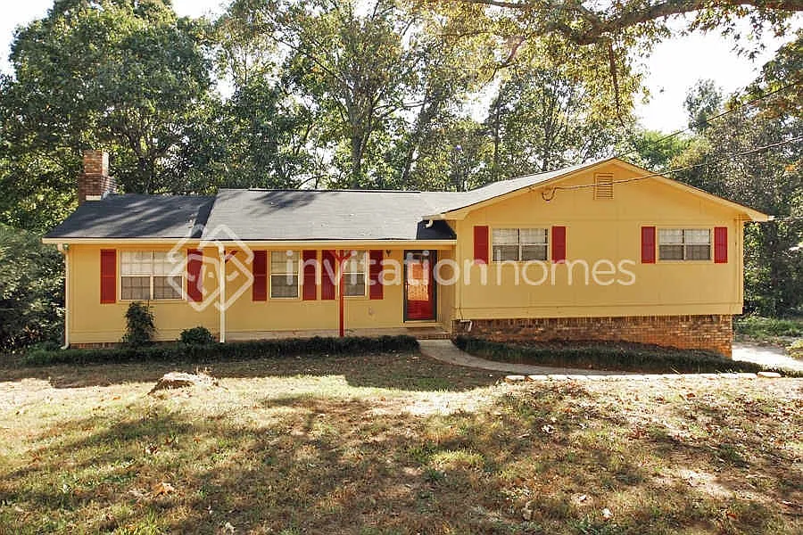 323 Princess Ave