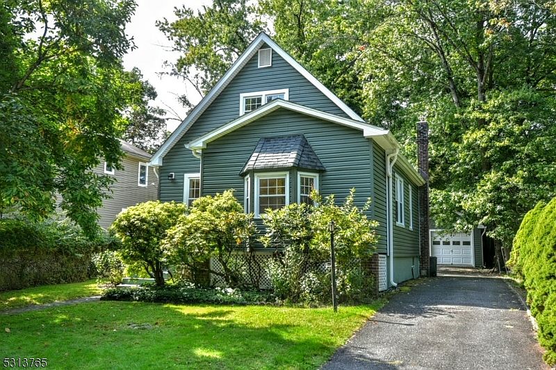 1st image of 5 Brookside Ave