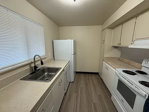 859 Manbrin Dr NE #859 — Photo 4