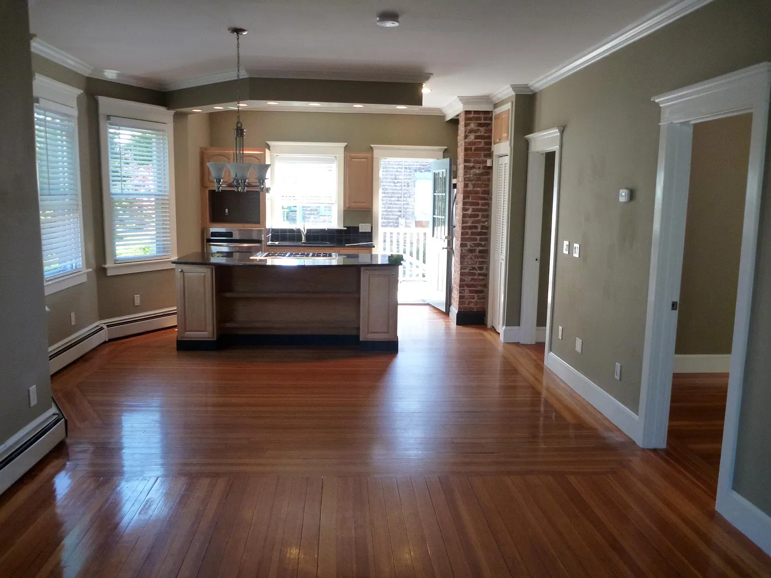 2 bed, 936 sqft, $2,500 — Photo 4