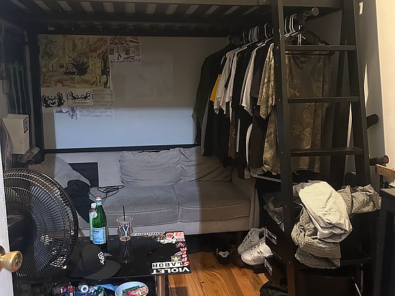 5th image of 197 Irving Ave APT 1L