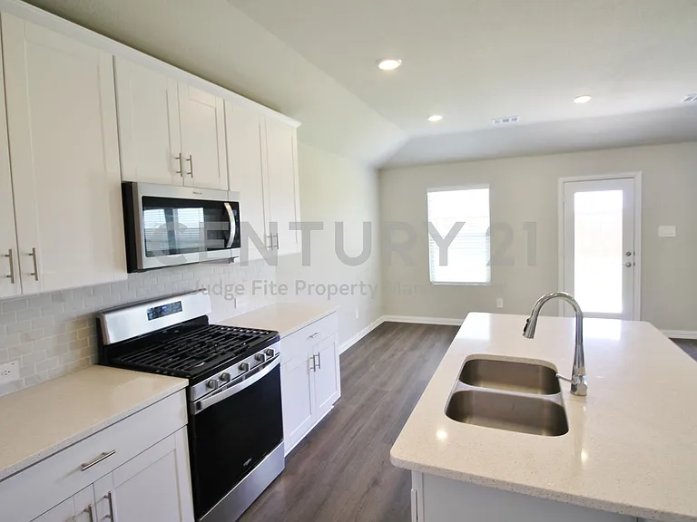 4208 Mountain Creek Dr — Photo 12
