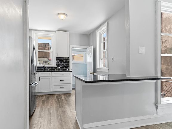 4th image of 190 W Duncannon Ave