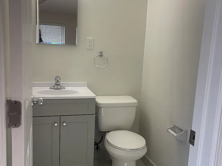 Skyview Apartments — Photo 21
