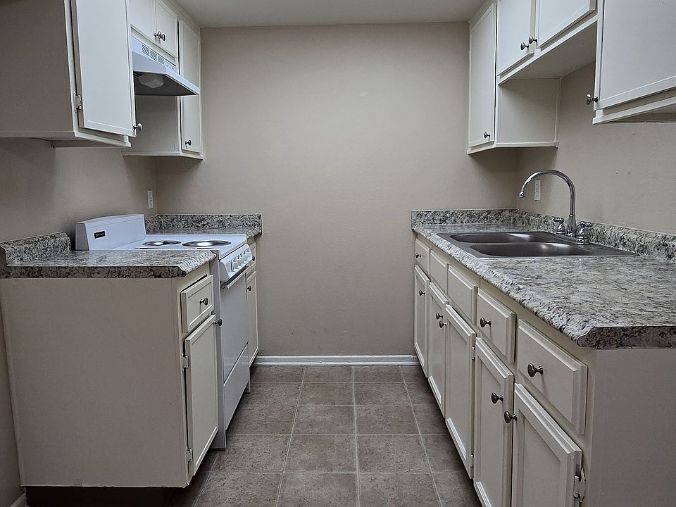 1st image of 2050 S Euclid Ave #203