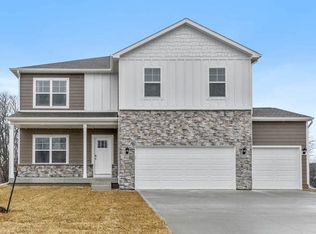 4080 Cherokee Ct, Waukee, IA 50263