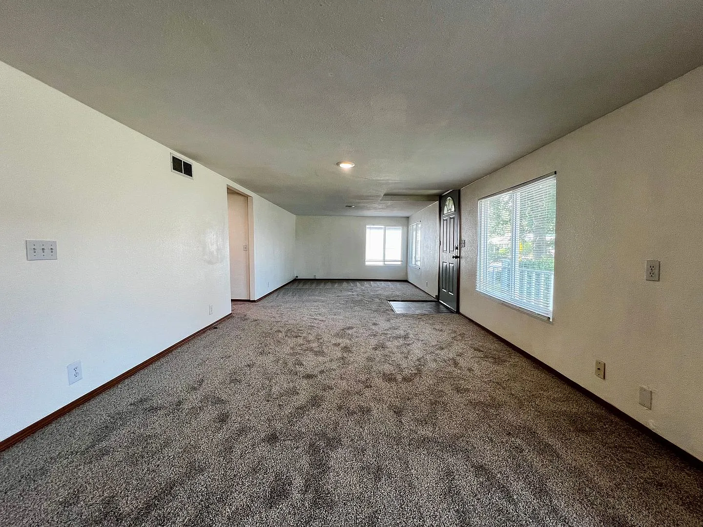 Non-Refundable & Security Deposit Total: $1700.00 — Photo 4