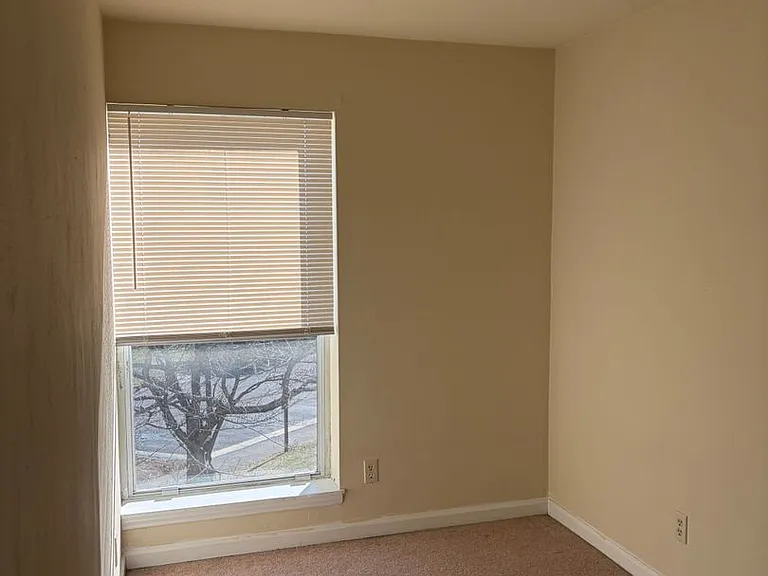 1470 Seneca Dr #G — Photo 4