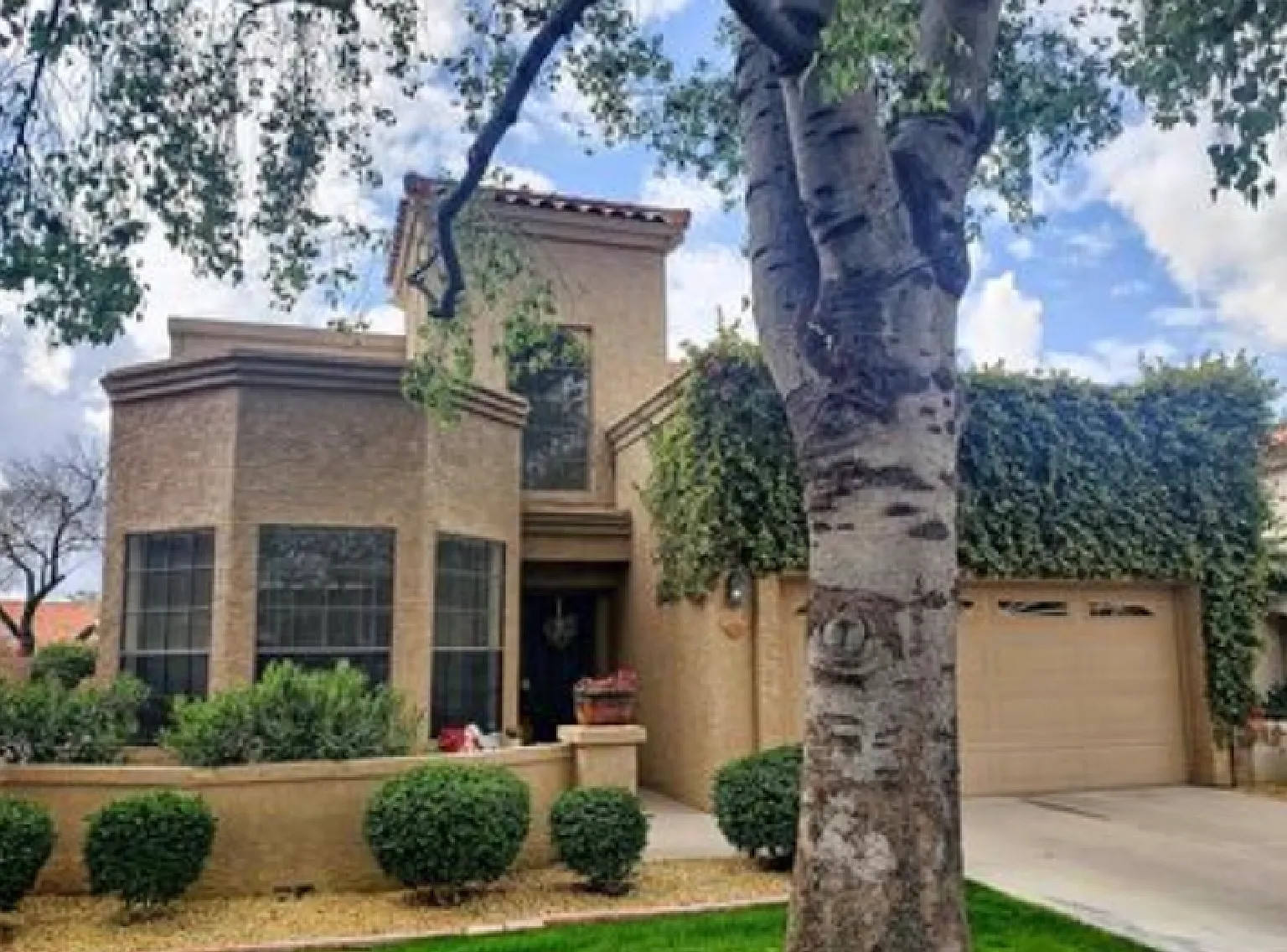 3 bed, 2187 sqft, $3,300 — Photo 1