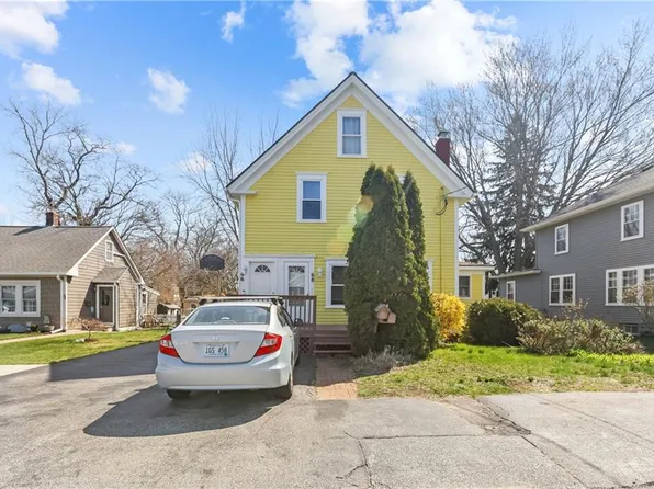 66-68 Earl Ave E, Riverside, RI 02915