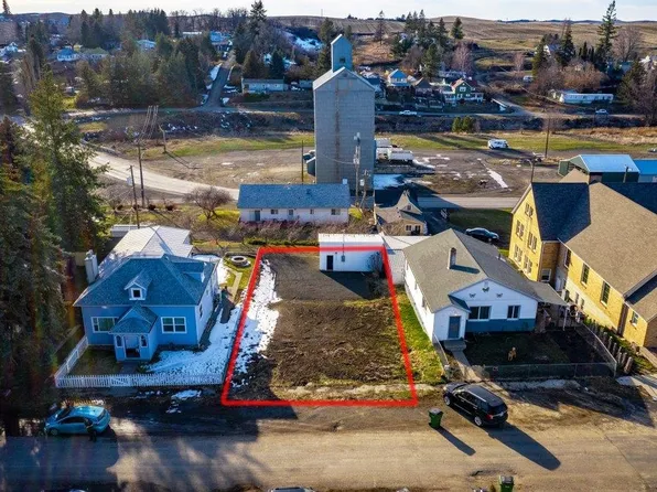 321 S Crosby St, Tekoa, WA 99033