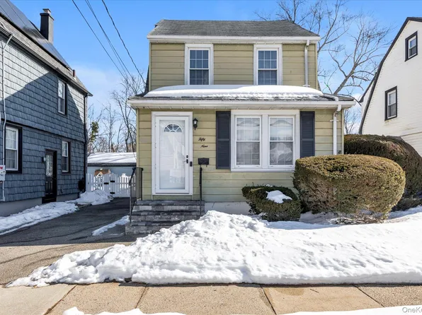 59 Stratford Avenue, Williston Park, NY 11596