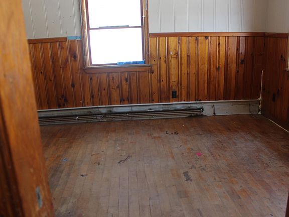 5th image of 410 Station Road