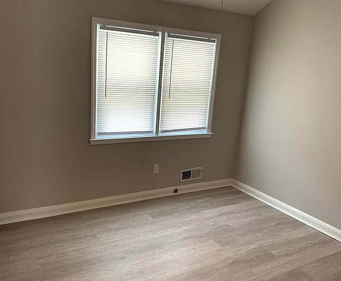 5599 The Alameda — Photo 9
