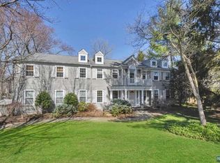 9 Village Ct, Demarest, NJ 07627