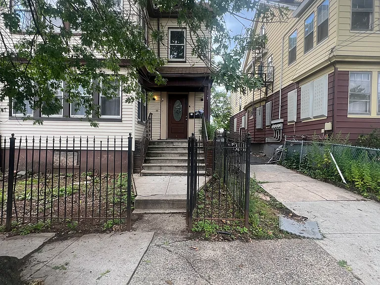 Alexander St — Photo 9