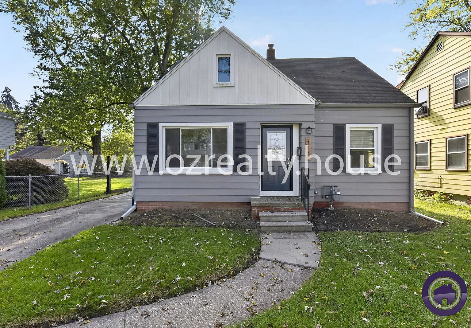 3 bed, 1.5 bath, 1104 sqft, $1,590 — Photo 1